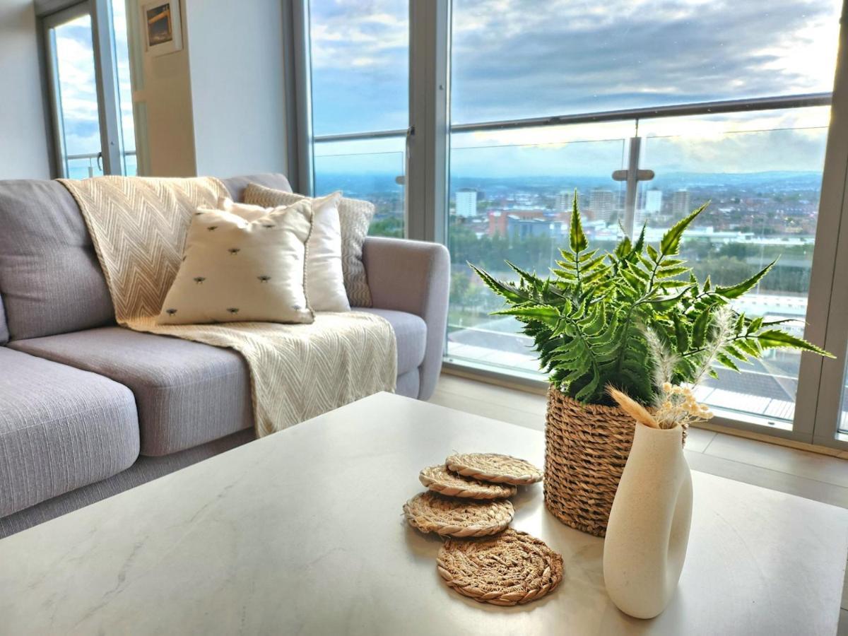 شقة Pass The Keys Stunning Penthouse With Balcony Sunset Views بلفاست المظهر الخارجي الصورة